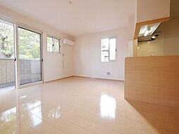 フジハイム 102 1階1LDKのリビング/ダイニング