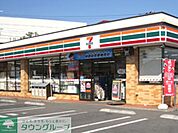 セブンイレブン 徒歩8分。コンビニ 630m