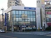 みずほ銀行綾瀬支店 595m