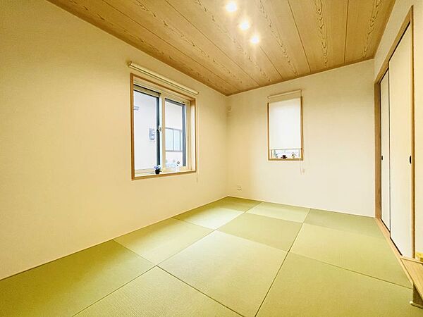 琉球畳のおしゃれな和室！客間としても家族のくつろぎの部屋、家事スペース等使い方いろいろ！