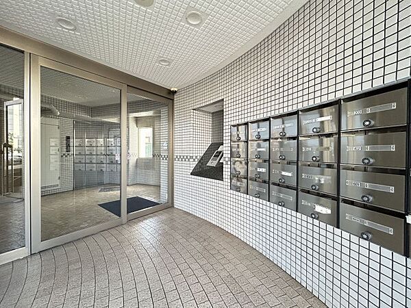 オートロック付きのエントランスです！