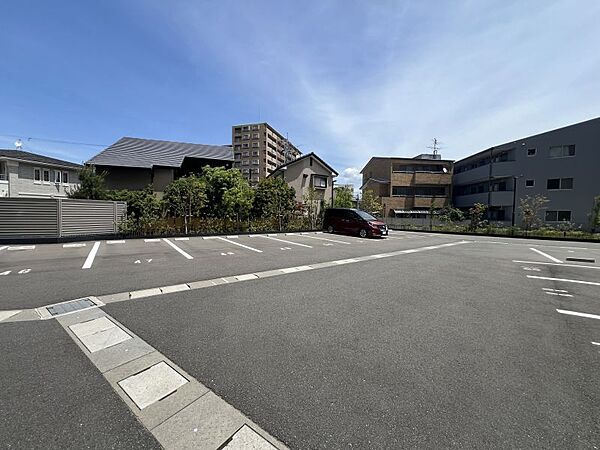 駐車場もあるため、お車をご所有のかたも安心ですね（空きご確認ください）♪