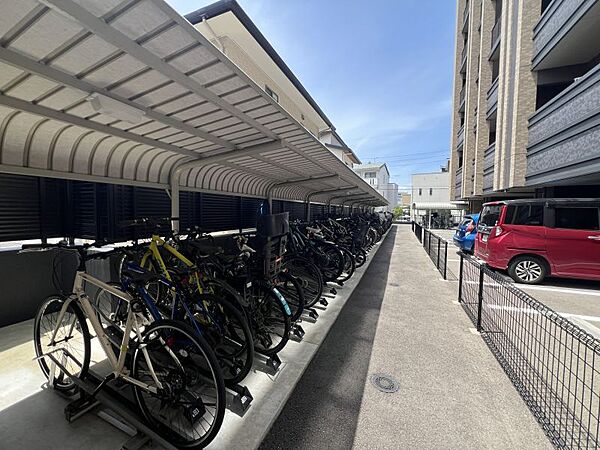 屋根のある駐輪場！雨や夏の暑い陽射しから自転車を守ります♪