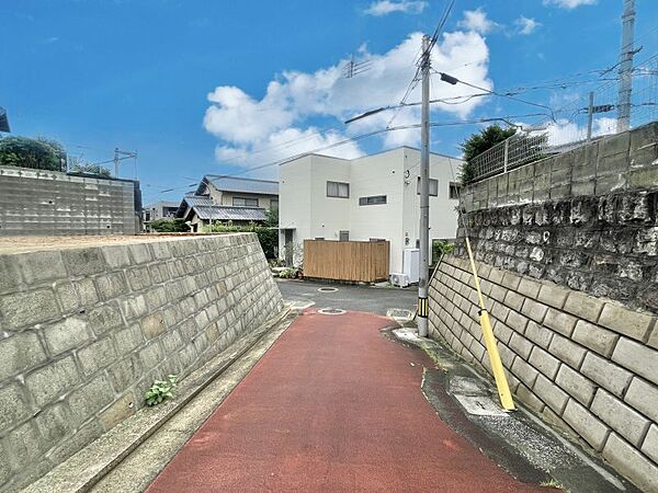 コンビニ、スーパー徒歩約10分以内♪商業施設も充実しております。