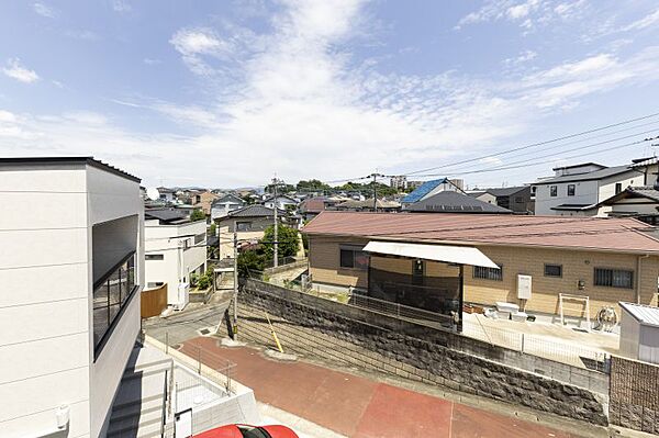 周辺環境充実！コンビニやスーパーが徒歩10分圏内にあるため暮らしやすい住環境です♪