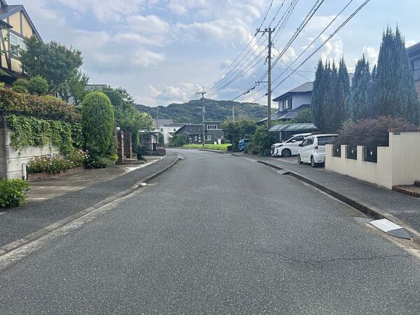 ワイドバルコニーで気持ちよく洗濯物が干せます♪（写真はCG加工済）