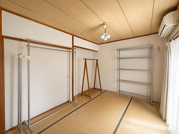 約6帖の和室♪落ち着く空間が広がっています！
