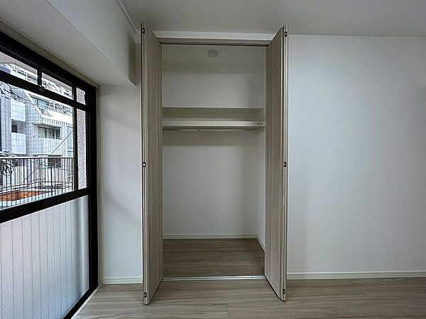クローゼット付きで、お部屋を広く使用できます！