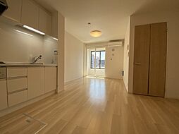 モンビーブルＢ 102 1階1LDKのリビング/ダイニング