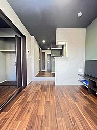 ジーイーオンズ 3階1LDKのリビング/ダイニング