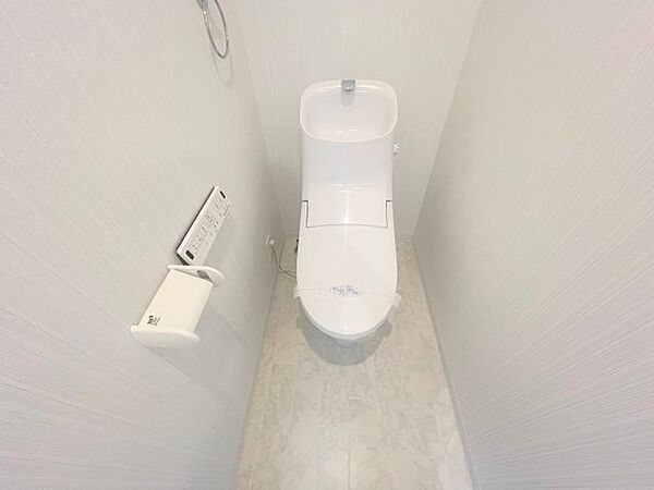 画像9:綺麗なトイレにはウォシュレット標準装備です。 