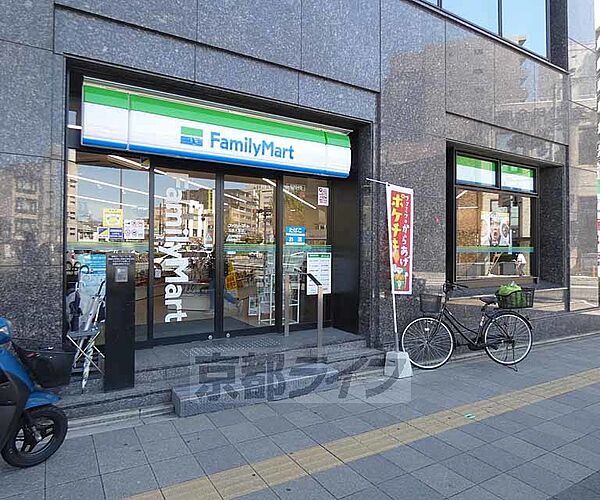 画像30:ファミリーマート 五条大宮店まで177m 五条大宮の交差点、南東角にあります。