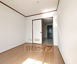 京都市営烏丸線 丸太町駅 徒歩12分の賃貸マンション 4階1DKのリビング/ダイニング