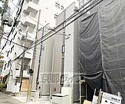 椥辻駅より徒歩5分 築1年6ヶ月 3階建の賃貸物件