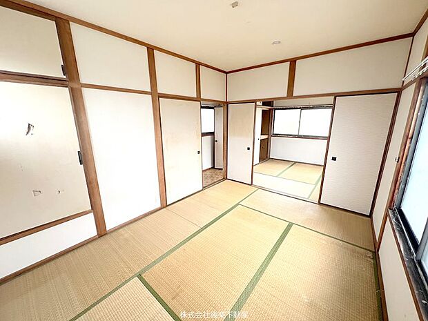 2階続き和室になっていて、空間をさらに広く使くことも可能です。