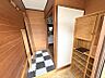 玄関：玄関手すりあり。靴もしっかりと収納することができます。