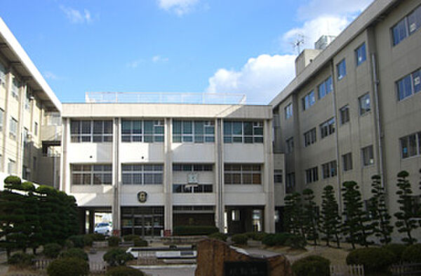 岡山市立岡南小学校（650m）