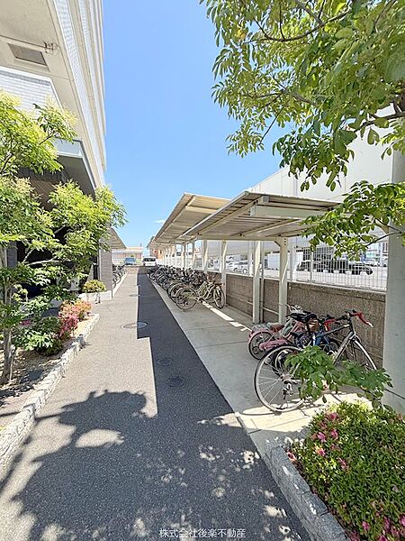 駐輪場。