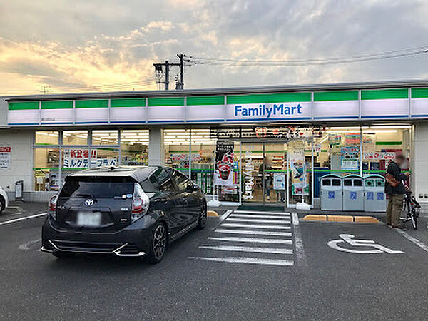 ファミリーマート 岡山国富店（634m）