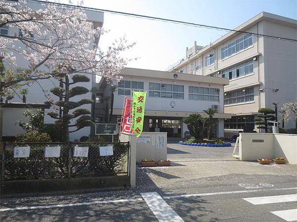 岡山市立財田小学校（1017m）
