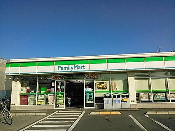 ファミリーマート 東岡山駅前店（767m）