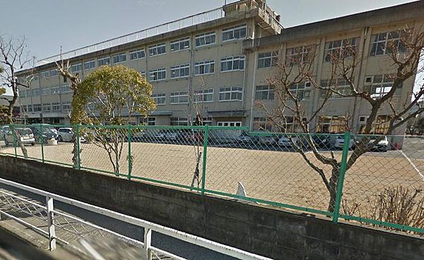 岡山市立幡多小学校（928m）