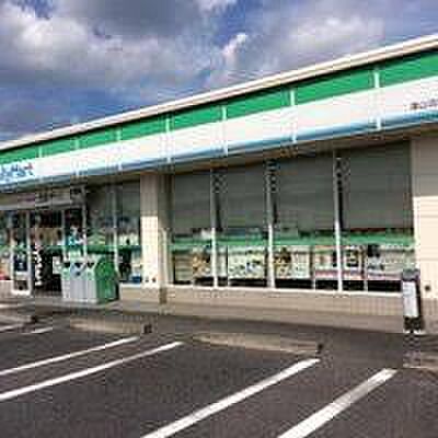ファミリーマート 津山小田中店（1366m）