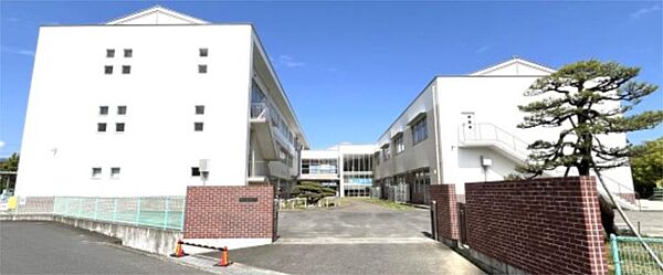津山市立北小学校（462m）