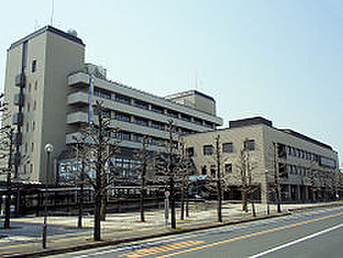 津山市役所（524m）