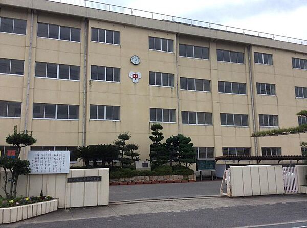 岡山市立芳田中学校（300m）
