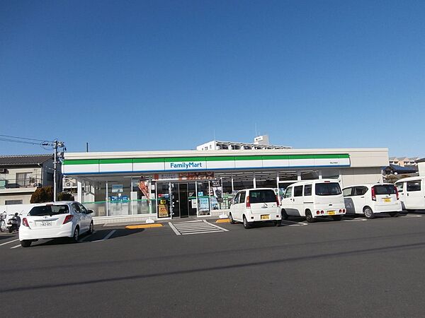ファミリーマート 岡山万倍店（628m）