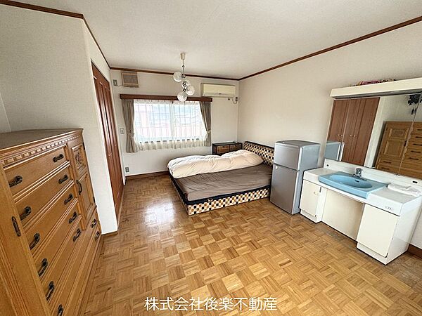 お部屋の中に洗面台があります。