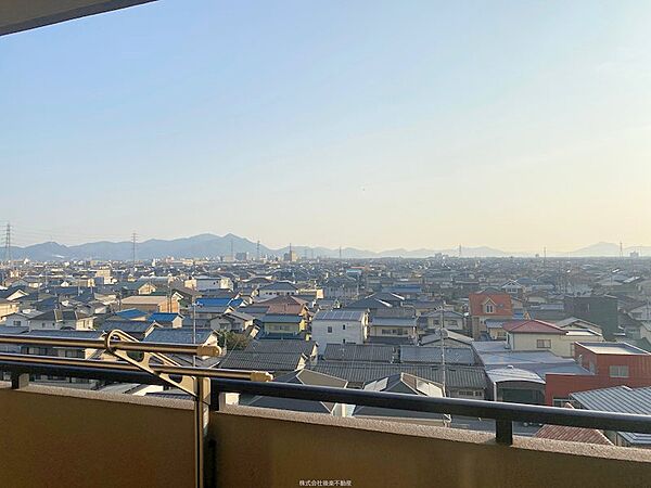 バルコニーからの眺望です。岡山の街並みを一望できます。