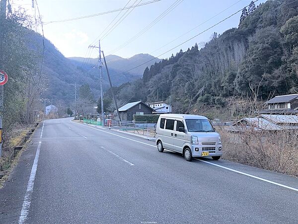 南側前面道路