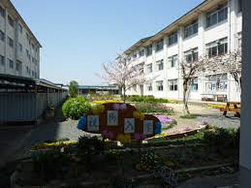 岡山市立山南学園（1471m）