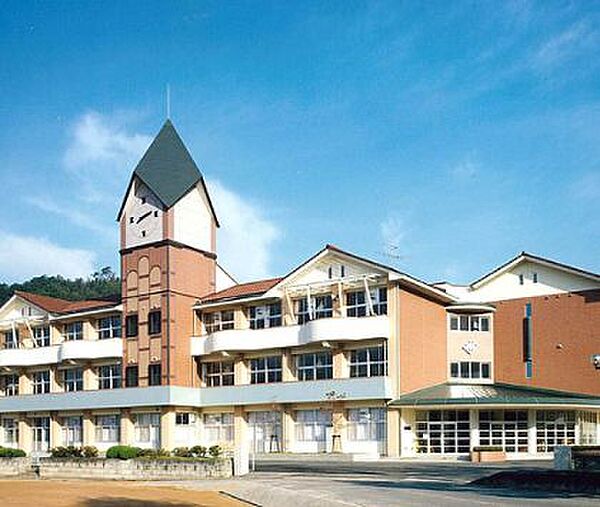 備前市立吉永中学校（662m）