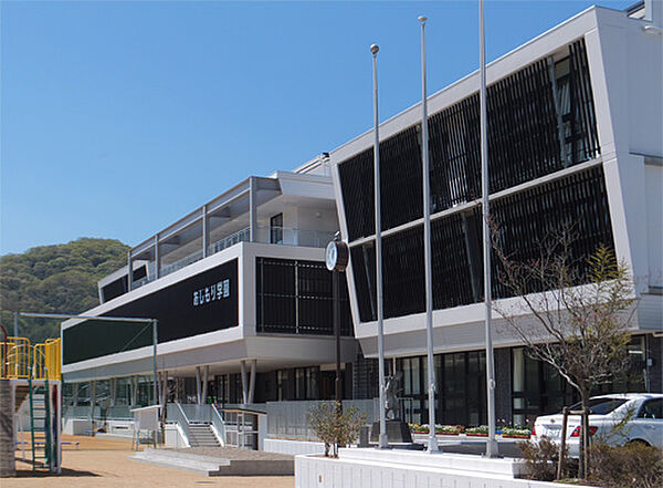 岡山市立蛍明小学校（484m）