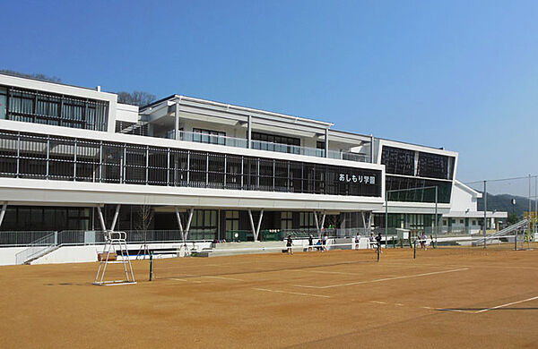 岡山市立足守中学校（487m）