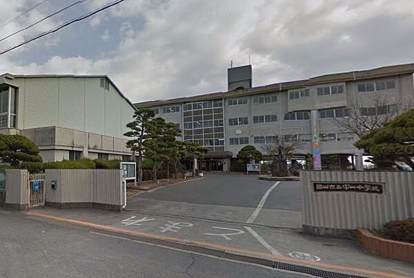 岡山市立中山小学校（809m）