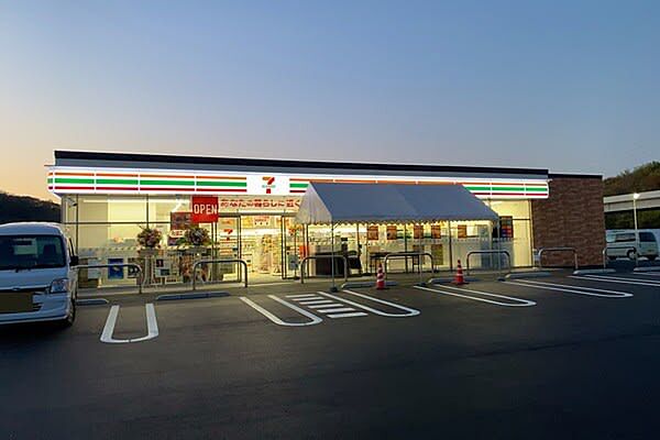 セブンイレブン 岡山楢津店（944m）