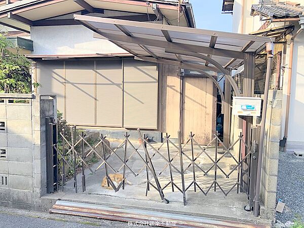 屋根付き駐車スペース（軽自動車1台分）