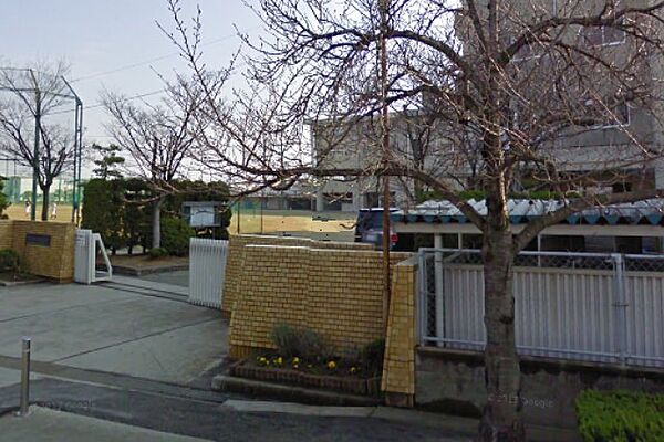 岡山市立芳泉中学校（966m）