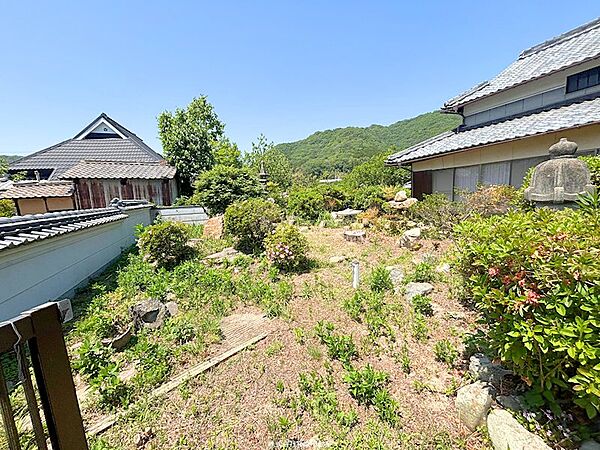 広々としたお庭がございます。