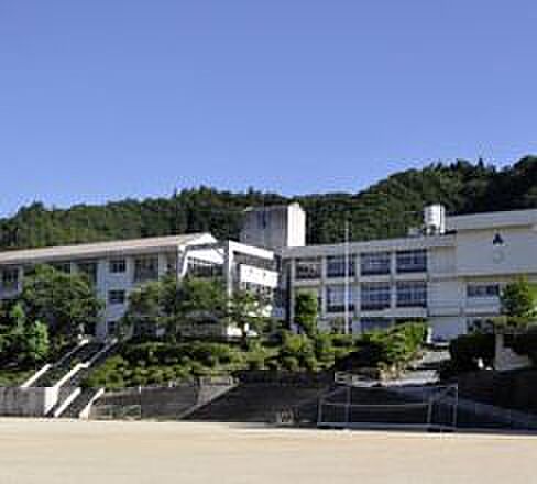美作市立美作中学校（2728m）