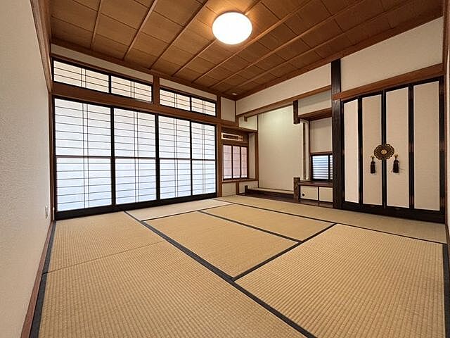 室内 富山市新庄町