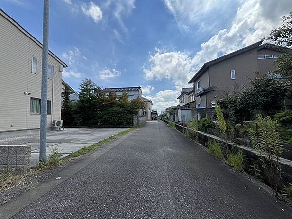 こちらの道路は幅員約4.2ｍ（融雪付き）です♪