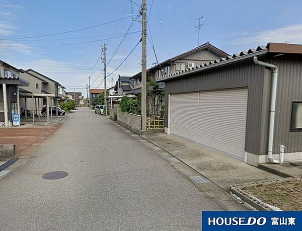 道路は南向きに面しています！日当たり良好◎
