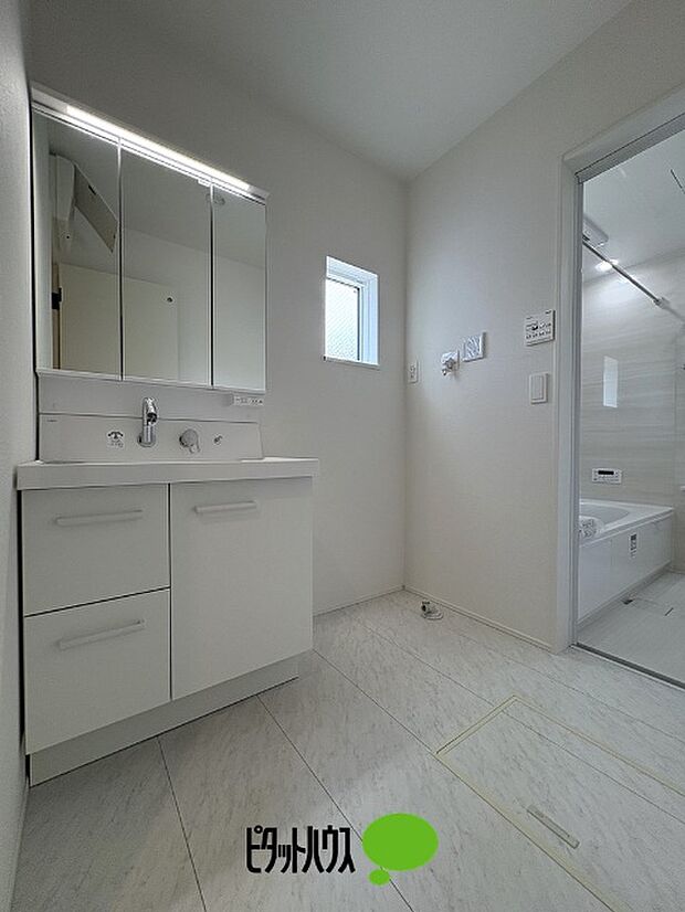 洗面化粧台＆洗濯機置き場