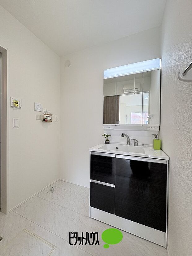 洗面化粧台＆洗濯機置き場