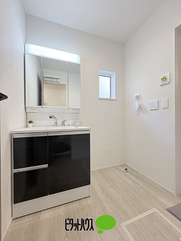 洗面化粧台＆洗濯機置き場